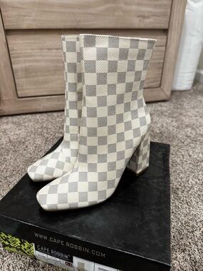 Cream Checkered Block Heel Ankle Boots